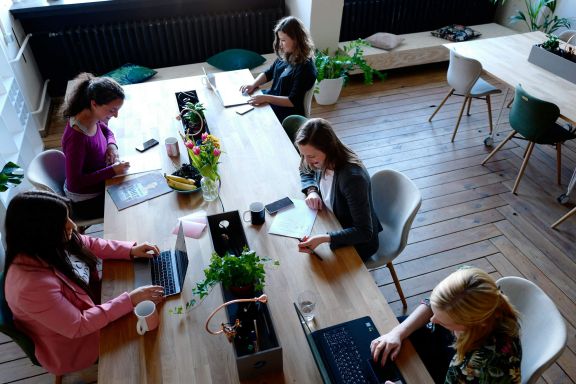 Support with a redundancy situation involving an employee who was on maternity leave.